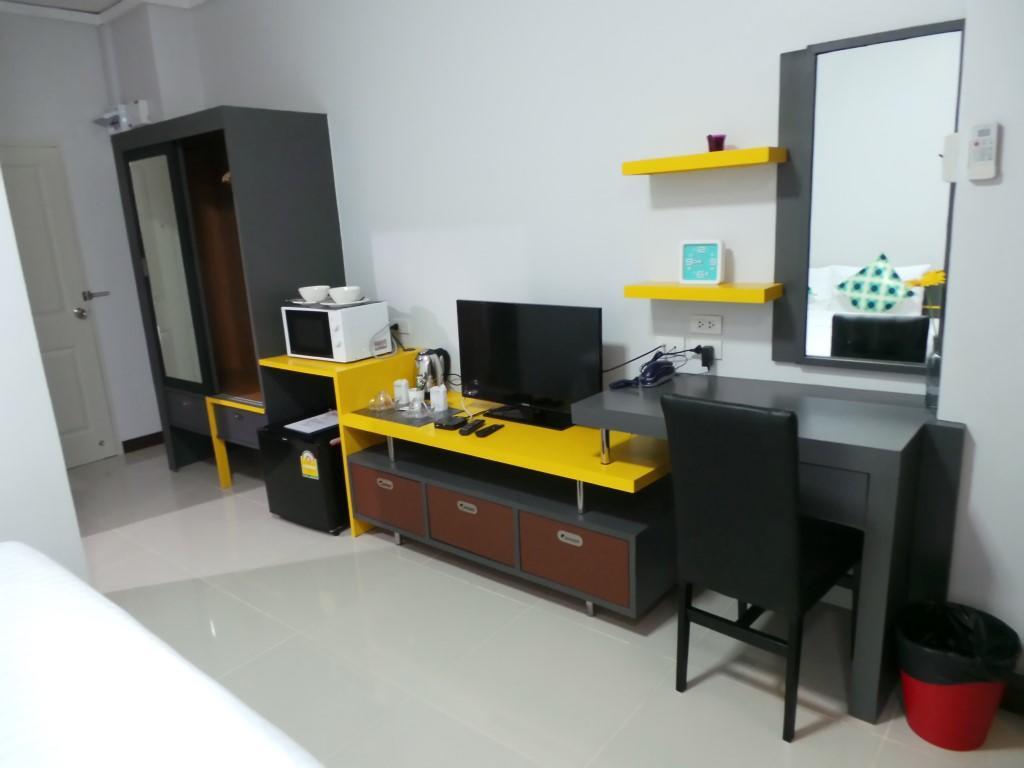 The Icon Service Apartment Si Maha Phot Exterior foto